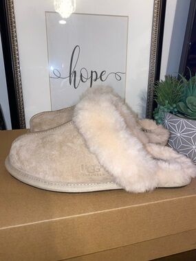 UGG Scuffette II Slippers Size 7